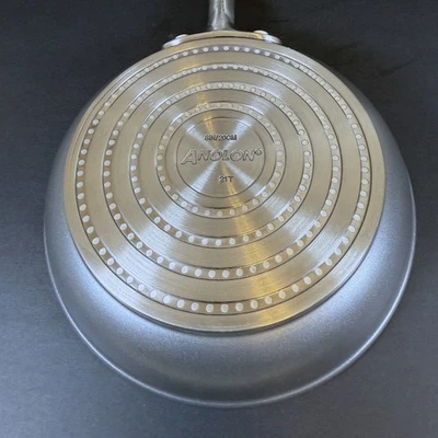 Sartén antiadherente anodizada dura Anolon Accolade, 8 pulgadas, gris Foto 1 de 4