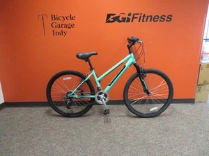Nishiki Pueblo Mountain Bike SIZE 15 in 26in wheels womens - Picture 1 of 9