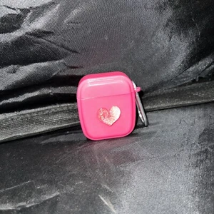AirPod Pink Heart Plastic Cover Case - Photo 1 sur 4