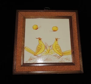 VINTAGE ART NOUVEAU ART POTTERY TILE QUAILS & BUTTERFLY - Picture 1 of 8