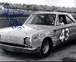GFA Nascar Indy Daytona 500 * RICHARD PETTY * foto firmata 8x10 R9 certificato di autenticità - Foto 1 di 1
