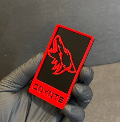 1x Insignia Lobo Coyote Emblema Rojo/Negro Tronco Angry Aggressive Racing MULTICOLOR Foto 1 de 4