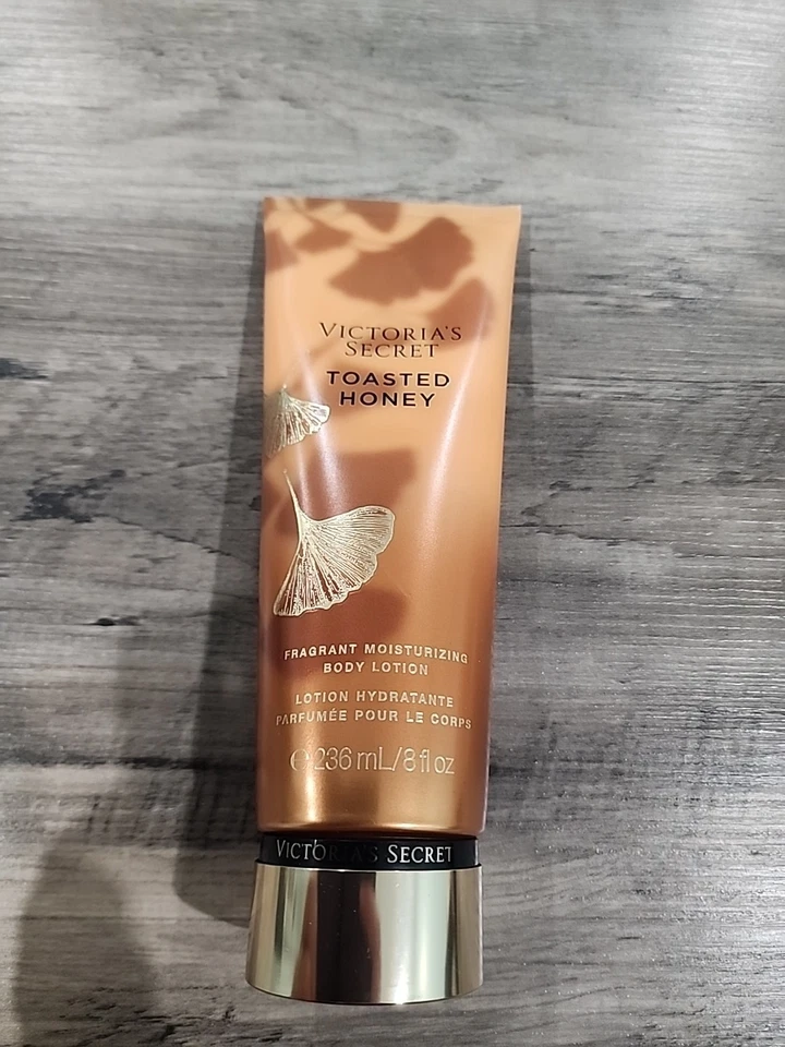 Victoria's Secret Oasis Blooms 8 Oz Fragrance Lotion