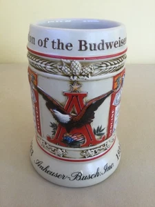 Evolution of the Budweiser Label 2000 State Convention Stein, Ceramarte, #31342 - Bild 1 von 9