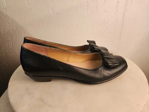 Softspots Womens Black Leather Slip On Flats Shoes sz 7.5 #10 - Picture 1 of 6
