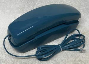 Vintage AT&T Model CS2223C BLUE Trimline Push Button Touch Tone Desk Telephone - Picture 1 of 7
