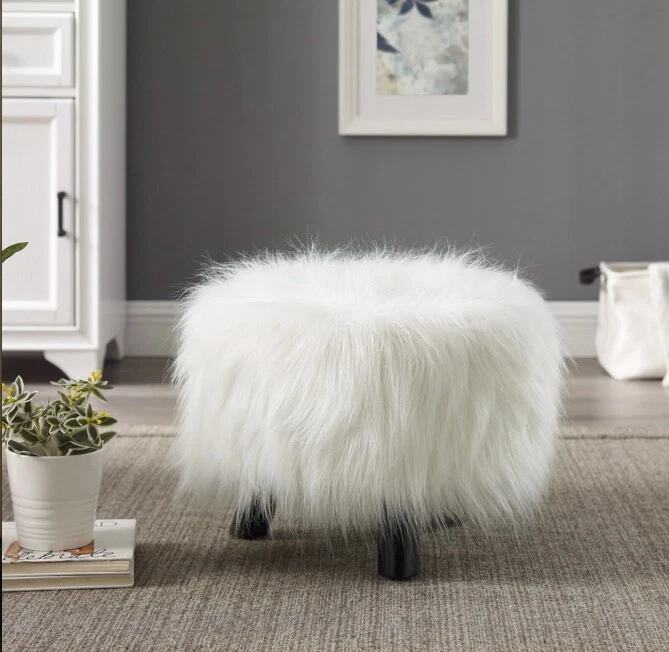 LINON CLAIRE WHITE FAUX FUR OTTOMAN FOR HYGGE HOME PLUSH  WARM INVITING ACCENT - Imagem 1 de 4