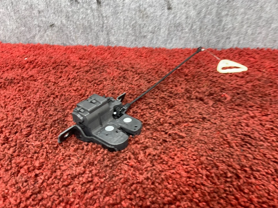 宝马 2014 - 2021 F22 F23 F87 后后后备箱锁闩锁执行器机械原始设备制造商 59K — 第 1/4 张图片