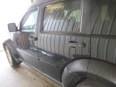 Used Rear Left Door Assembly Rear Side fits: 2011 Dodge Nitro electric L. privac Foto 1 de 4