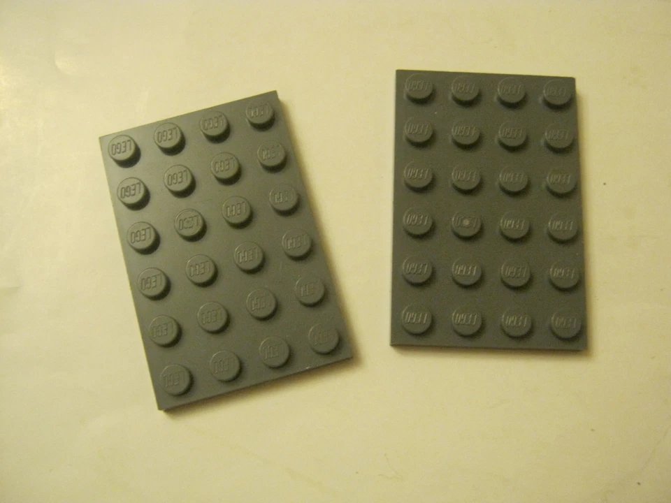 Lego Lot Of 2 Dark Gray 4x6 Plates, 3032 (028-19) - Image 1 of 1