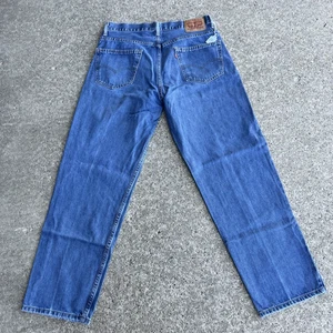 Levi's 550 Jeans Men's 36x32 Tag (32x30 real) Blue Relaxed Fit Straight Med Wash - Picture 1 of 9
