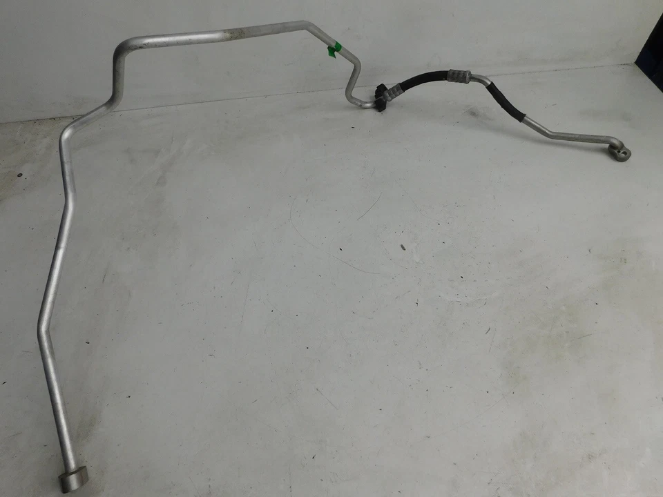 Труба шланга кондиционера Porsche Cayman S 987 99757309400 J107 - Изображение 1 из 1