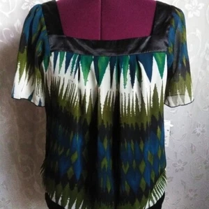 AB Studio NWT White Green & Blue short sleeve Ladies Summer Top Small Light - Picture 1 of 6
