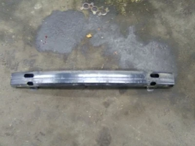 Refuerzo parachoques delantero Toyota Sienna 04-10 Foto 1 de 4