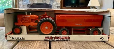 ERTL Allis-Chalmers 1:16 Scale WD-45 Tractor with Flare Box Wagon - Image 1 of 4