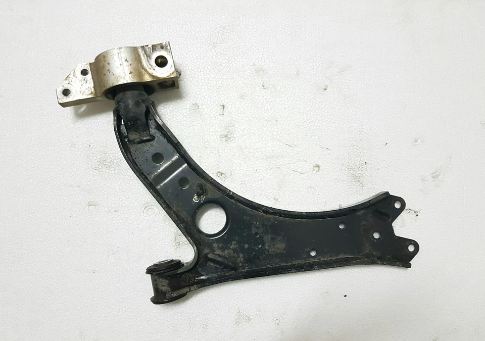 Golf dianteiro esquerdo Wishbone 5 Audi a3 ano 2008 original - Imagem 1 de 1