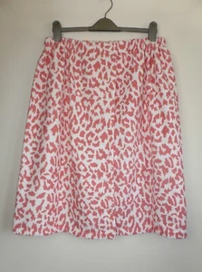 Avon Towel Wrap Hook & Loop Fastening Pink & White Leopard Print One Size - Picture 1 of 5
