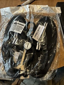 StarBay Womens Size 7 Black Aqua Water Socks Surfing New - Picture 1 of 4
