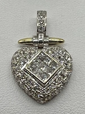 "Colgante corazón princesa y diamante redondo de oro blanco y amarillo de 14 quilates VVS1 1,00 quilates VVS1 1,14""" Foto 1 de 4