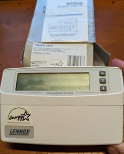 T8600D 2127 Deluxe programmierbarer Rücksenkthermostat weiß Lennox 24VAC 37L5901 - Bild 1 von 9