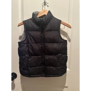 Old Navy Boys Zipper Down with Pocker Puffer Vest Size Small (5-7) - Picture 1 of 7