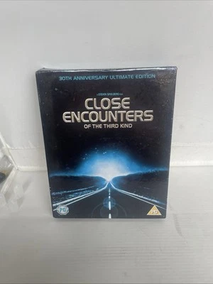 Close Encounters 30th Anniversary Ultimate BLU RAY COMPLETE  WITH BOOK & POSTER - Image 1 of 4