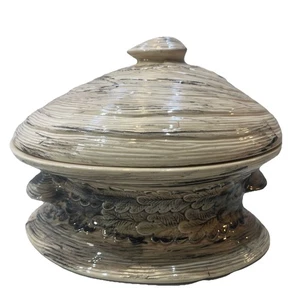 1.5 Qt Ceramic Clam Shell Covered Bowl Soup Tureen Nicely Glazed - Picture 1 of 15