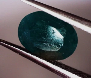 Kolumbianischer natürlicher Smaragd von 0,61 cts - ohne Behandlungen - tiefgrün - Bild 1 von 7