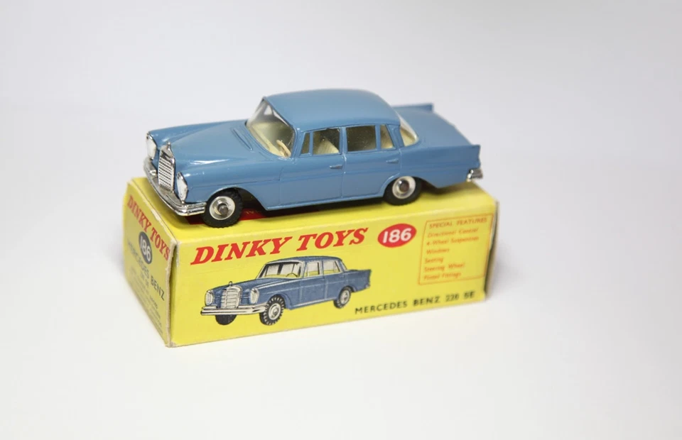 Dinky 186 Mercedes Benz 220 SE en caja original - casi como nuevo original vintage Foto 1 de 4