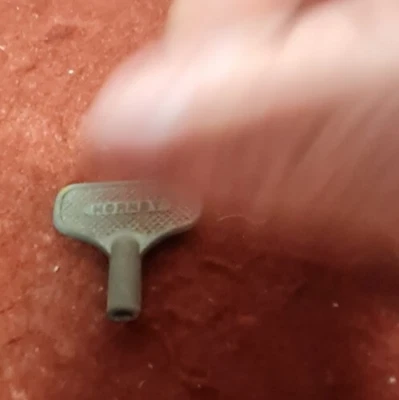 Hornby Spur 0 Blech Uhrwerk kleiner Lokschlüssel - Bild 1 von 4