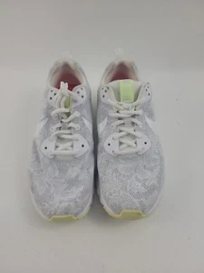 Nike Shoes Womens 8 Air Max Motion LW ENG 902853-100 White Lace Running Ladies - Picture 1 of 13