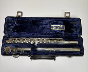 Vintage WT Armstrong Silver Flute Model 104 With Case - Picture 1 of 14