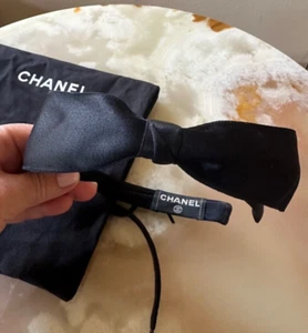 100% Auth. CHANEL Vintage Headband Black Satin Bow France 80s Hair Accessory - Picture 1 of 3
