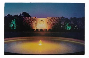 VTG Postcard John F. Kennedy Memorial, Hyannisport, Massachussets - Picture 1 of 2