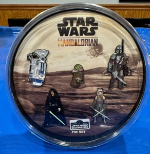 Star Wars Celebration 2022 Anaheim - Mandalorian pin set (5 pins w/ display) - Picture 1 of 3