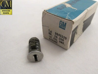 NOS 1971 Pontiac Grand Prix GP 1975 Buick Console Door Lock Cylinder GM 9845329 - Image 1 of 4