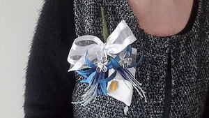 Ladies Blue & White Buttonhole - Picture 1 of 2