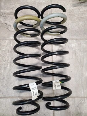 Jeep Wrangler JL Rubicon 2018-2024 suspensión muelles helicoidales delanteros OEM 68253658AD Foto 1 de 2