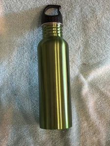 Green 12 inch aluminum beverage bottle - Picture 1 of 5