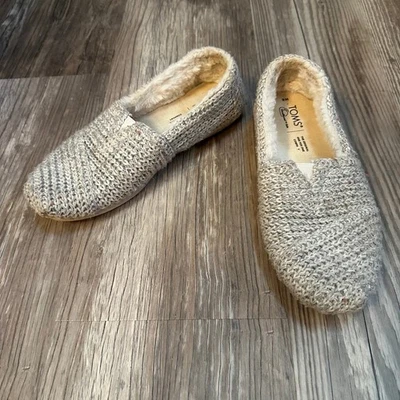 Sapato Feminino TOMS de Malha Forrado de Pele Sintética Conforto Casual Tamanho 8 Cinza Branco - Imagem 1 de 4
