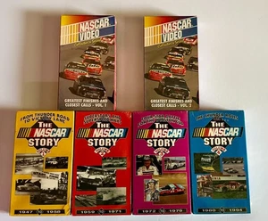Lot of 6 NASCAR VHS: The NASCAR Story Vol 1-4 + Greatest Finishes Vol 1-2 - Imagen 1 de 2