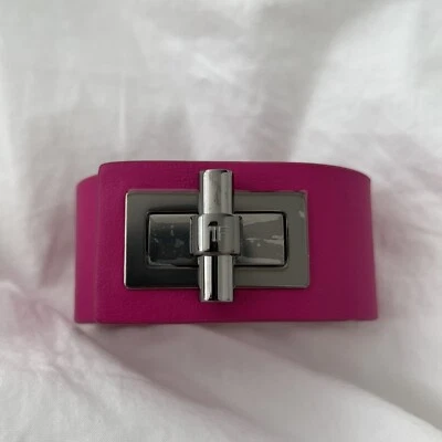 Pulseira de couro rosa quente Tom Ford nova com etiquetas feminina rutênio escuro pequena - Imagem 1 de 4