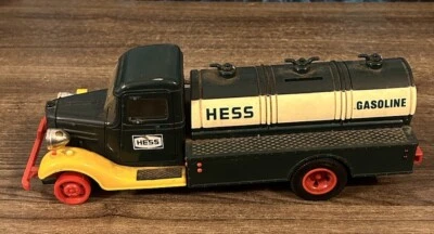 Hucha de gasolina Hess vintage verde oscuro y amarillo piezas o reparación Foto 1 de 4