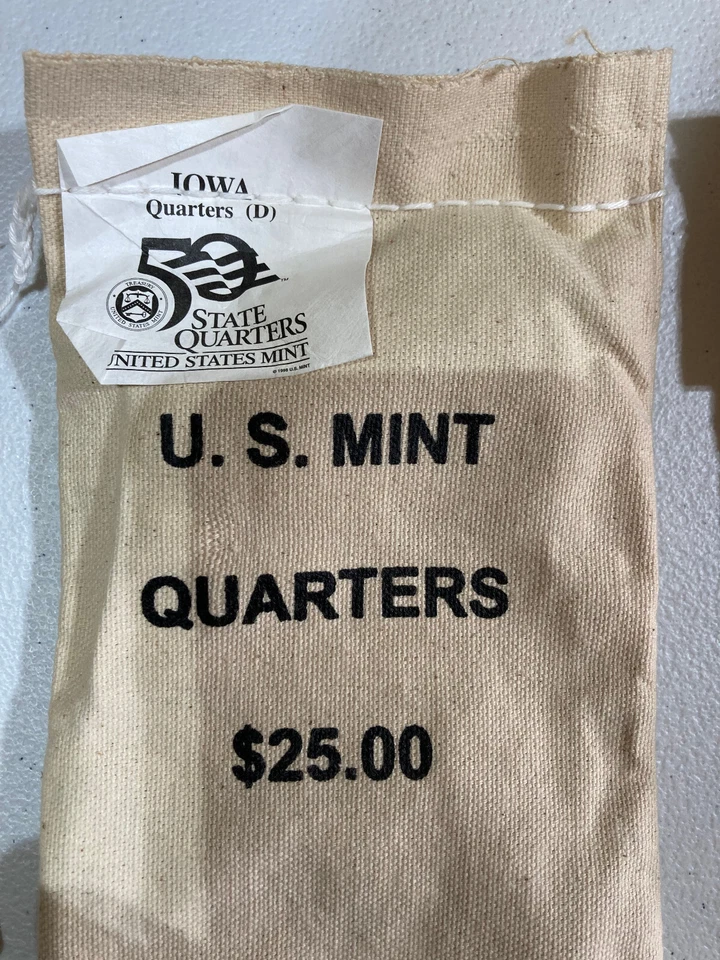 2004-D  Iowa State Quarter Original Mint Sewn Bag 100 coins - Image 1 of 1