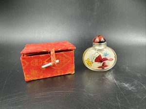 Botella de tabaco pintada a mano con reverso de mariposa de 2” de alto pintura de vidrio interior con caja - Imagen 1 de 8