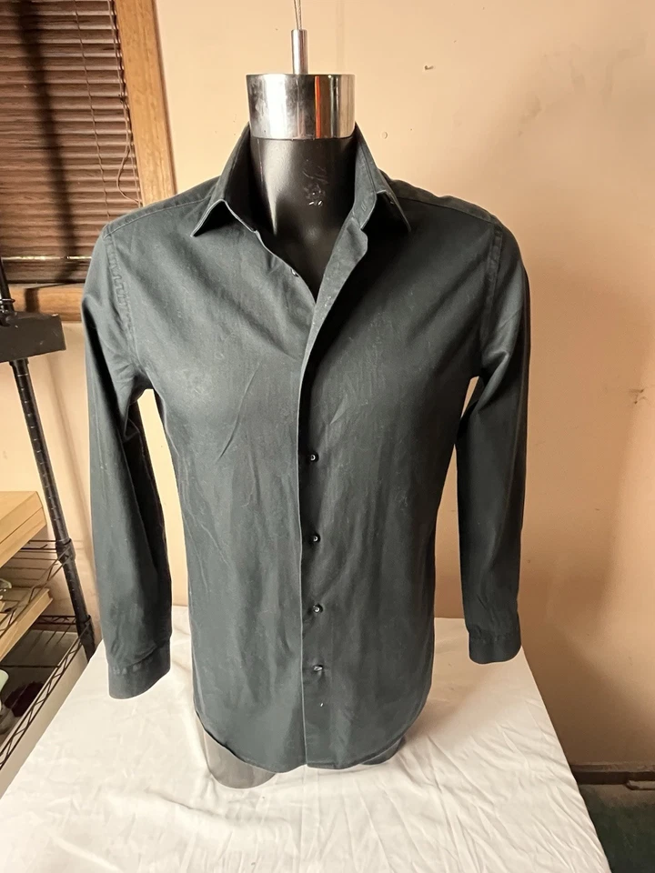 Camisa Louis Vuitton Uniformes Negra Manga Larga Talla Mediana Foto 1 de 4