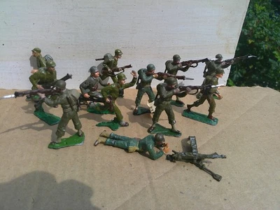 authenticast, Milicast HE, 12x ww2 US Infantry fighting lead 54mm painted, HB - Image 1 of 3