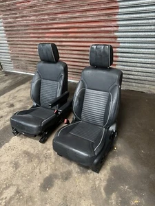 LAND ROVER DISCOVERY 5 PAIR LEATHER INTERIOR SEATS CAMPER CONVERSION WITH TV - Picture 1 of 4