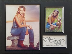 KYLIE MINOGUE - 16x12 Mounted Signed White Card - RARE Full Signature - NM