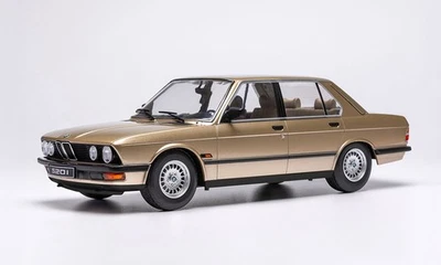 ixo 18CMC184 1/18 BMW 520i E28 1987 Metallic Gold Model Car - Image 1 of 4